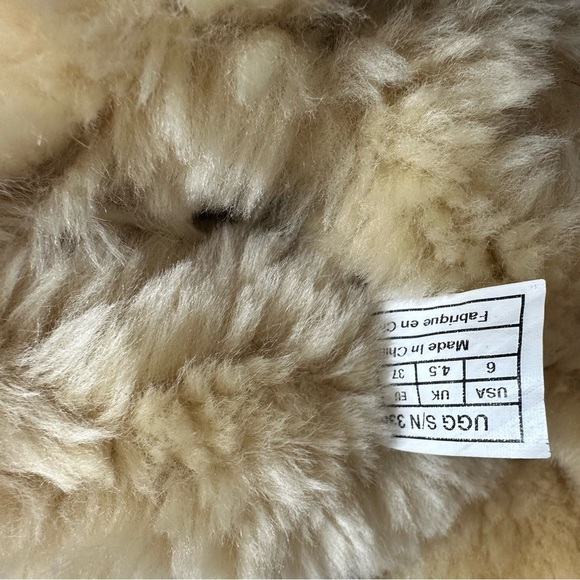 Ugg Mini Bailey Button II Boot chestnut tan sz 6 warm lambswool ankle bootie - Picture 16 of 16